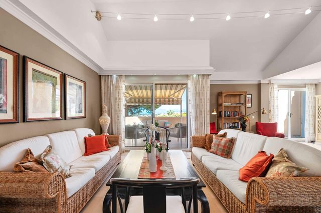 3 slaapkamer Penthouse te koop in Elviria, Marbella met zwembad garage - € 960.000 (Ref: 10100994)