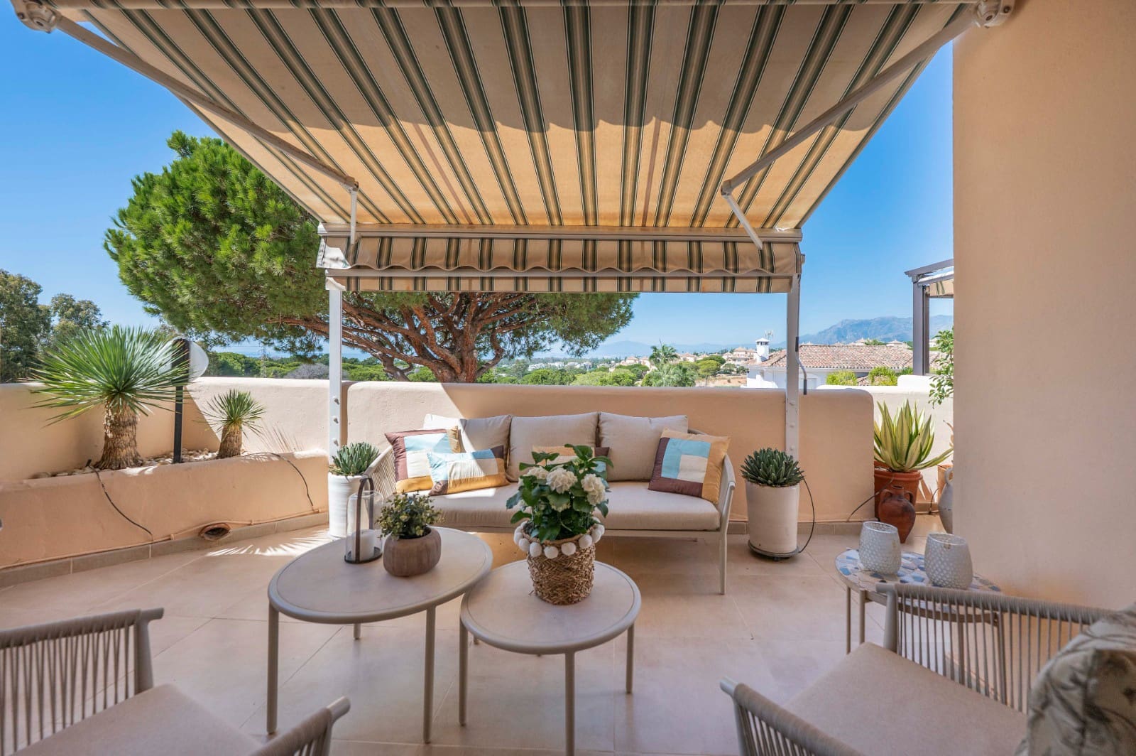 3 slaapkamer Penthouse te koop in Elviria met zwembad garage - € 960.000 (Ref: 10100994)