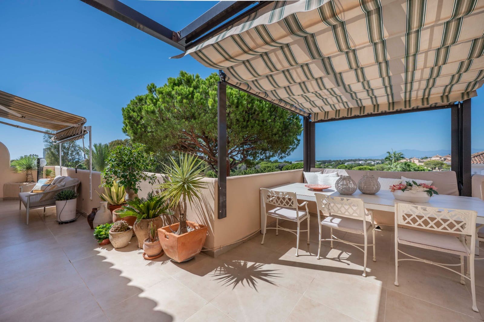3 slaapkamer Penthouse te koop in Elviria met zwembad garage - € 960.000 (Ref: 10100994)