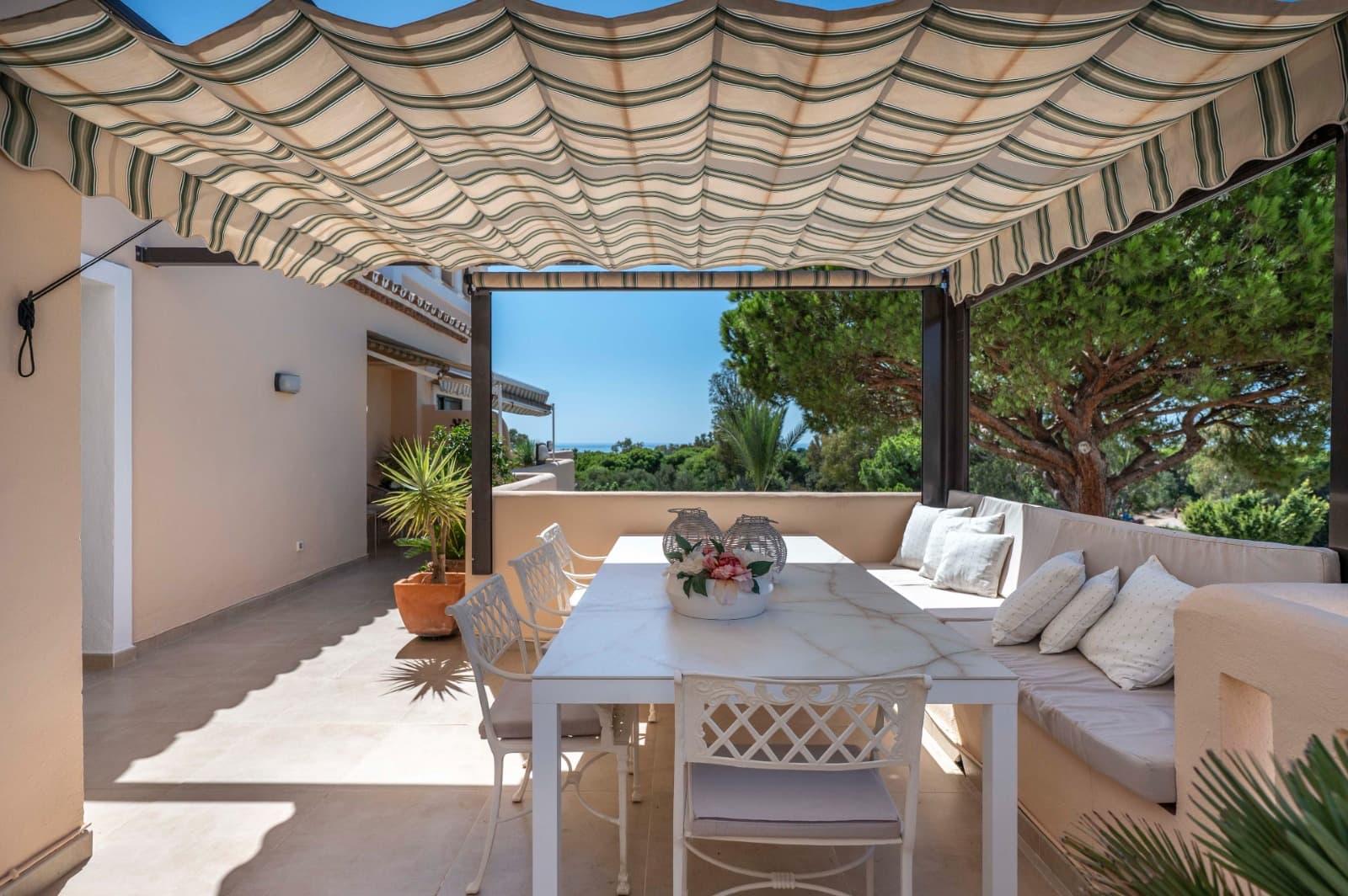 3 slaapkamer Penthouse te koop in Elviria met zwembad garage - € 960.000 (Ref: 10100994)