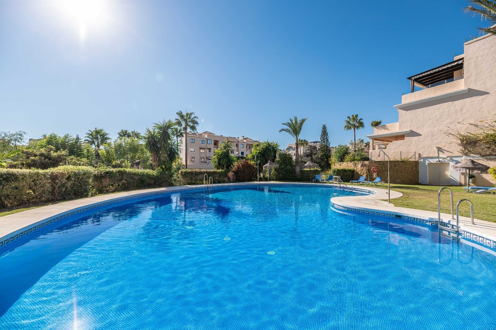 3 slaapkamer Penthouse te koop in Elviria met zwembad garage - € 960.000 (Ref: 10100994)