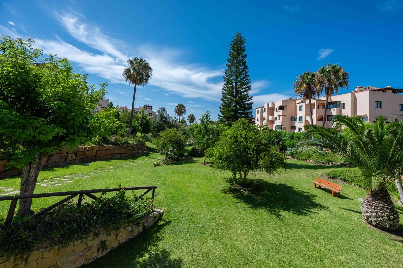 3 slaapkamer Penthouse te koop in Elviria met zwembad garage - € 960.000 (Ref: 10100994)