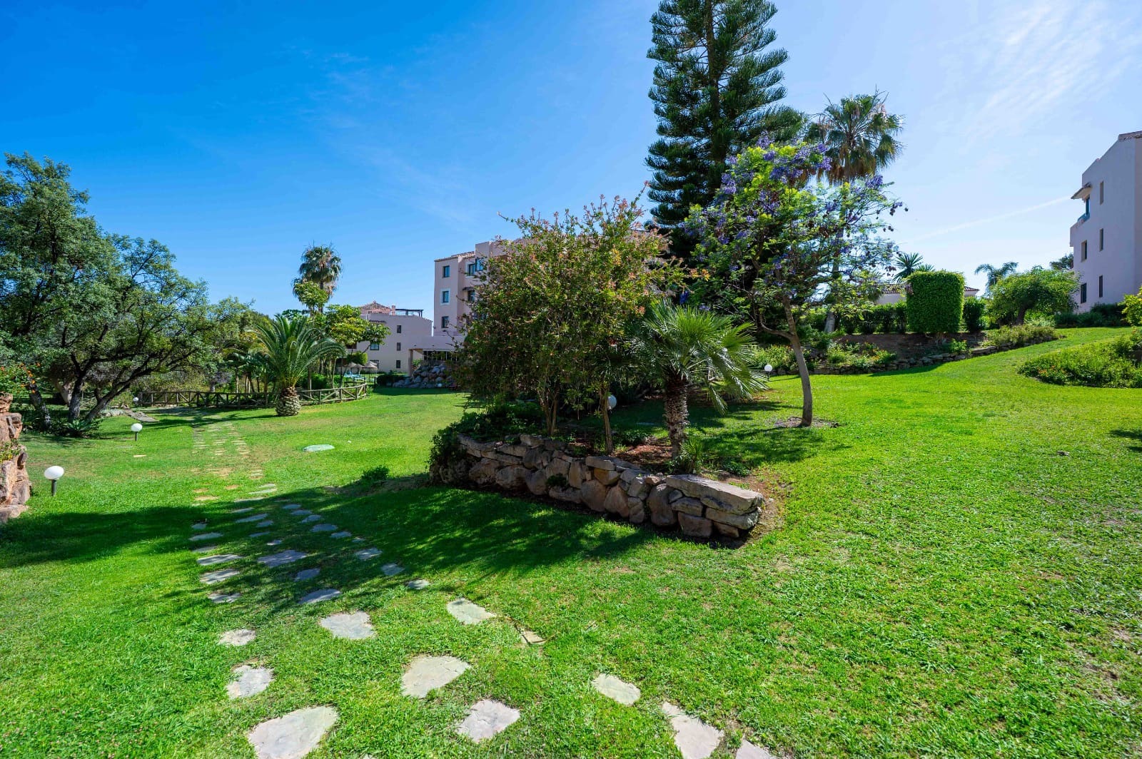 3 slaapkamer Penthouse te koop in Elviria met zwembad garage - € 960.000 (Ref: 10100994)