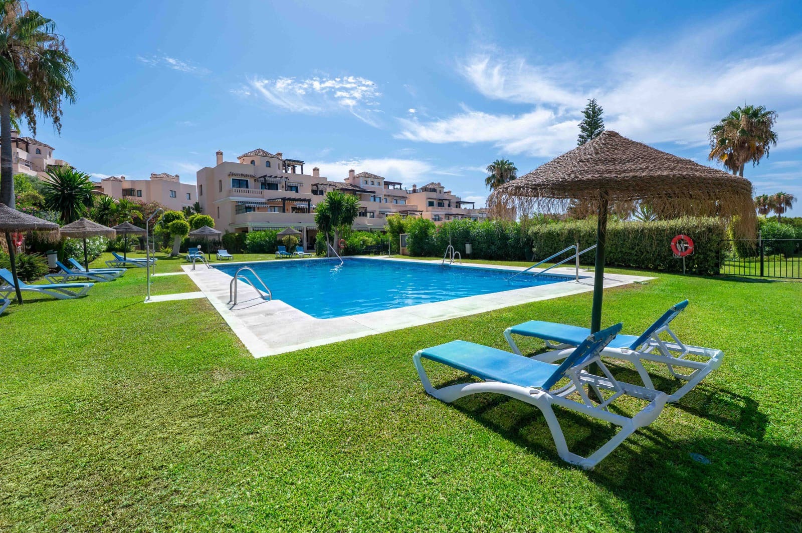 3 slaapkamer Penthouse te koop in Elviria met zwembad garage - € 960.000 (Ref: 10100994)