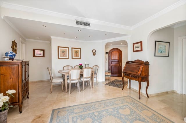 2 slaapkamer Strandappartement te koop in Elviria, Marbella met zwembad garage - € 899.000 (Ref: 10148087)