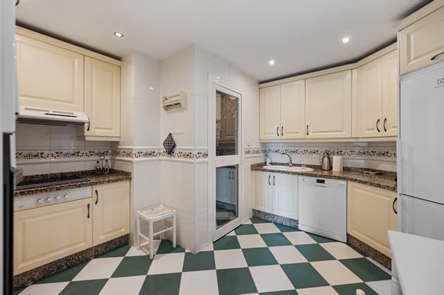 2 slaapkamer Strandappartement te koop in Elviria, Marbella met zwembad garage - € 899.000 (Ref: 10148087)