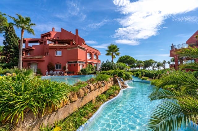 2 slaapkamer Strandappartement te koop in Elviria, Marbella met zwembad garage - € 899.000 (Ref: 10148087)