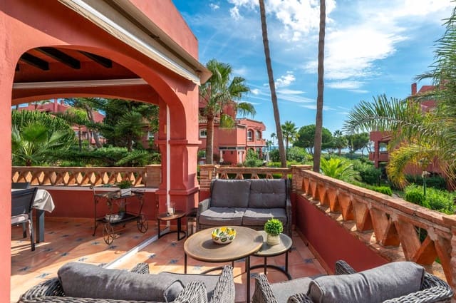 2 slaapkamer Strandappartement te koop in Elviria, Marbella met zwembad garage - € 899.000 (Ref: 10148087)