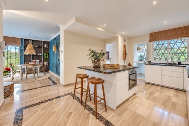 3 sypialnia Apartament na sprzedaż w Elviria, Marbella z basenem garażem - 899 000 € (Ref: 10179594)