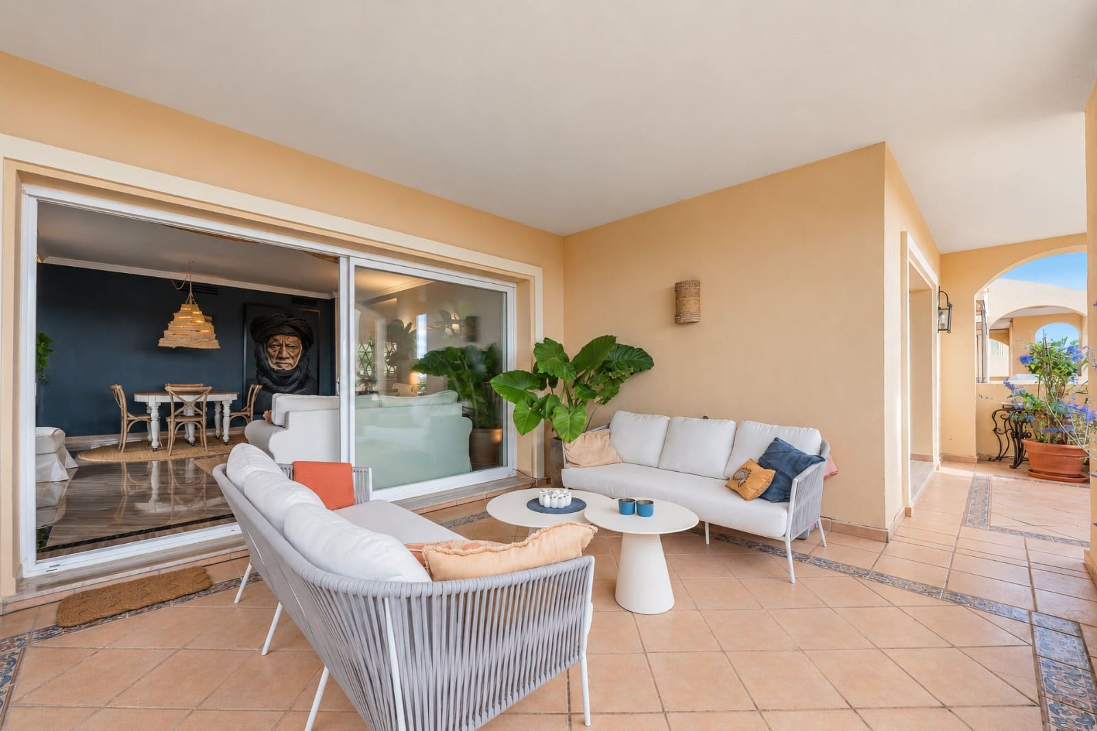 3 sypialnia Apartament na sprzedaż w Elviria z basenem garażem - 899 000 € (Ref: 10179594)