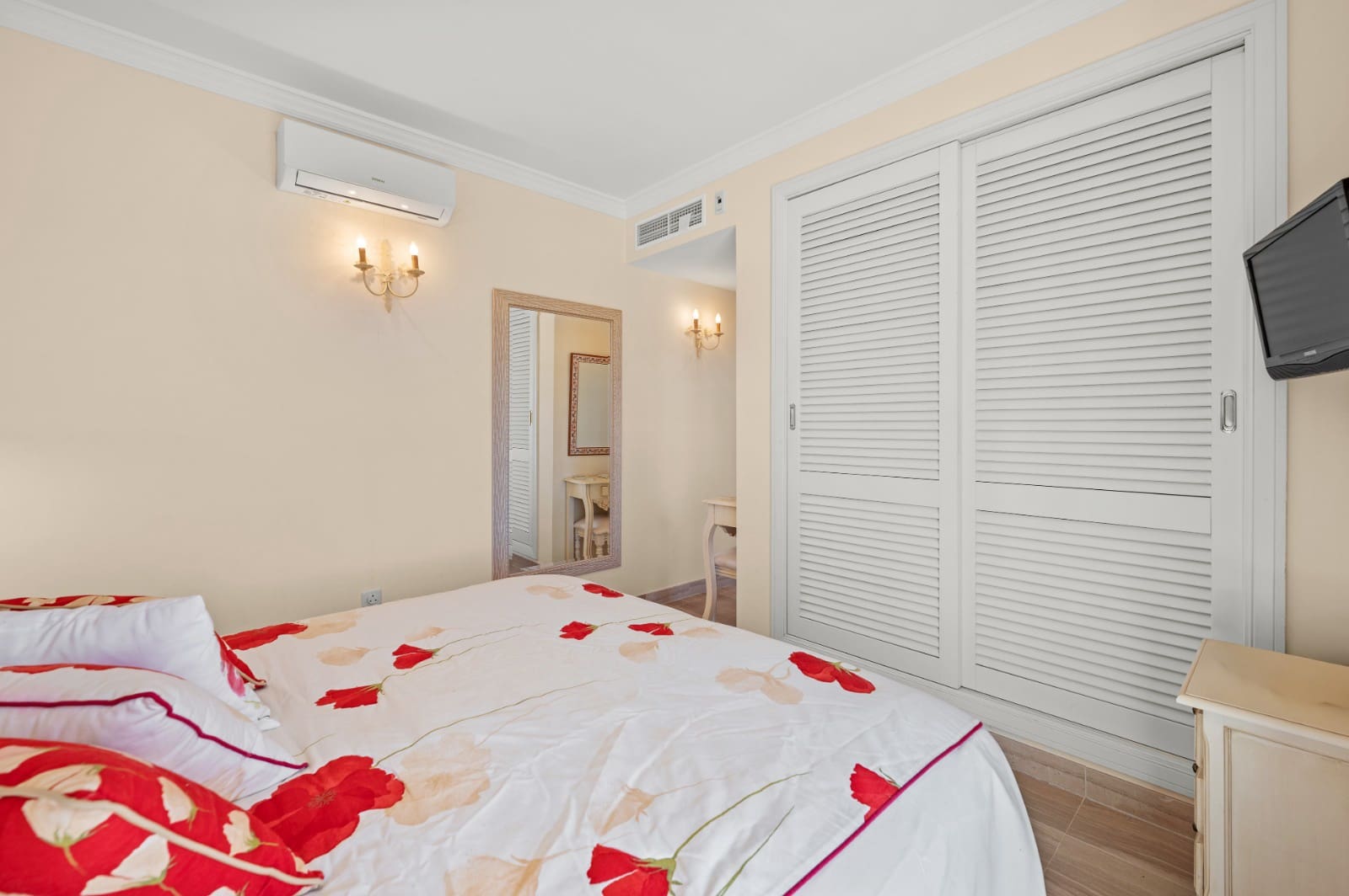 4 chambre Penthouse à vendre à Elviria avec piscine garage - 1 395 000 € (Ref: 10181649)