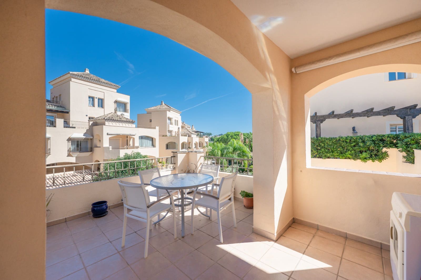 4 chambre Penthouse à vendre à Elviria avec piscine garage - 1 395 000 € (Ref: 10181649)