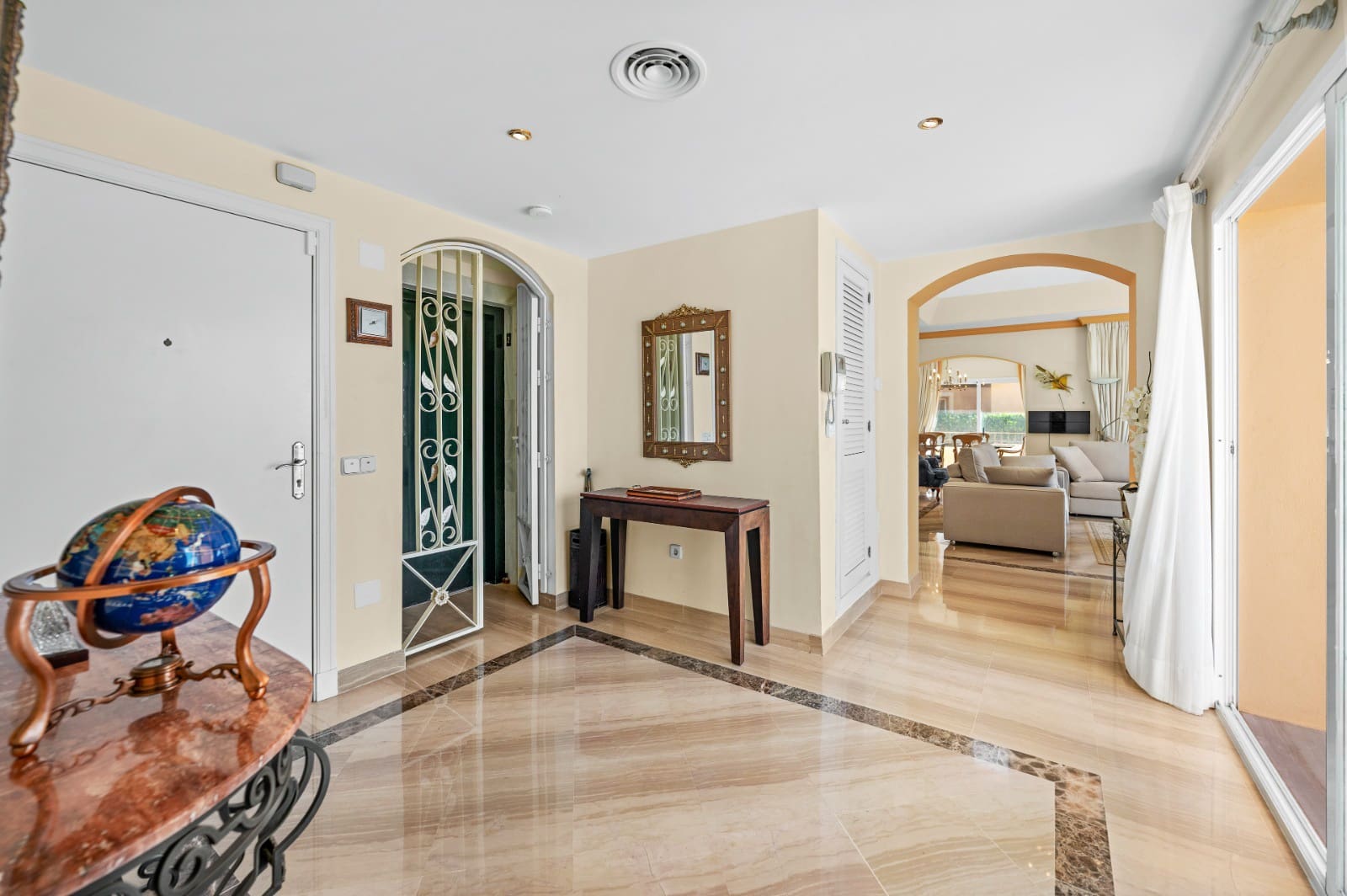 4 chambre Penthouse à vendre à Elviria avec piscine garage - 1 395 000 € (Ref: 10181649)