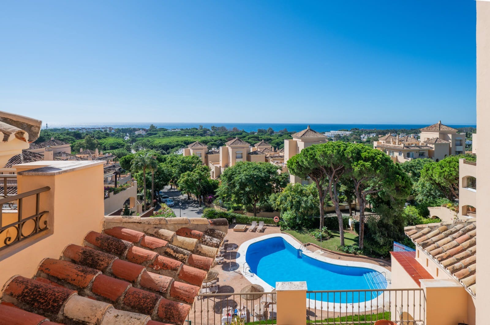 4 chambre Penthouse à vendre à Elviria avec piscine garage - 1 395 000 € (Ref: 10181649)
