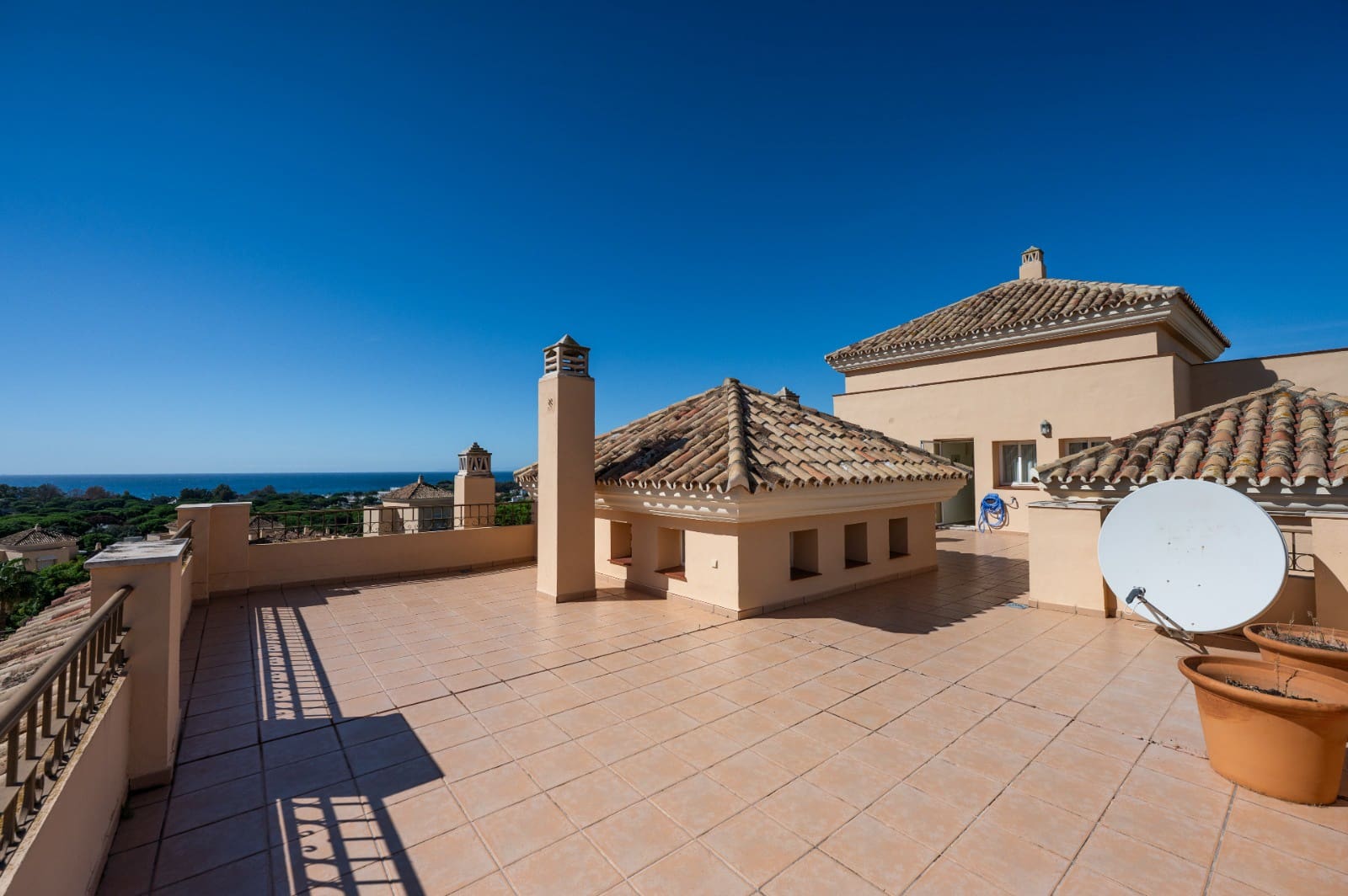 4 chambre Penthouse à vendre à Elviria avec piscine garage - 1 395 000 € (Ref: 10181649)
