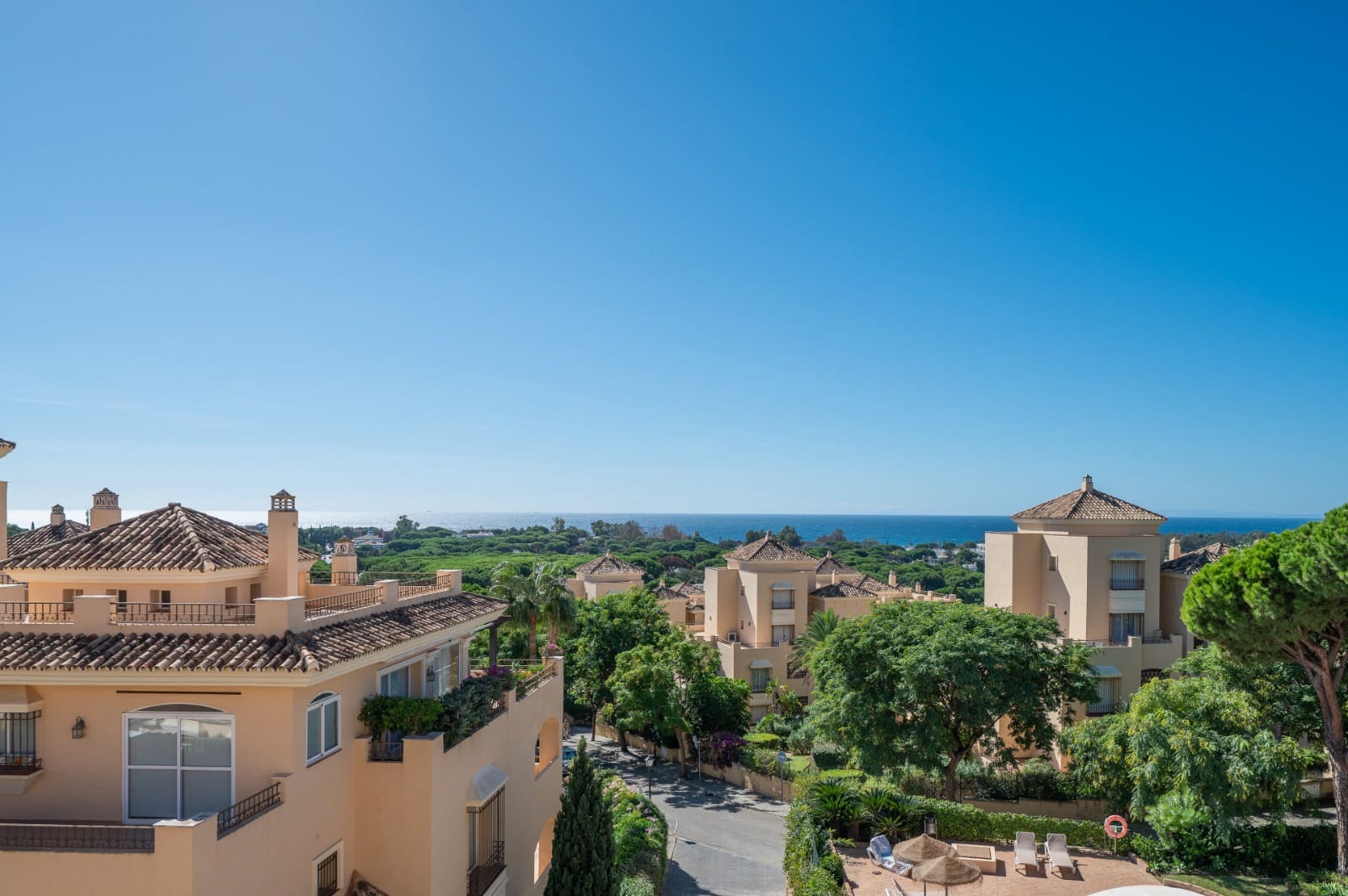 4 chambre Penthouse à vendre à Elviria avec piscine garage - 1 395 000 € (Ref: 10181649)