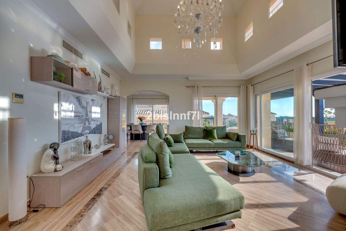 4 sovrum Takvåning till salu i Elviria med pool garage - 1 530 000 € (Ref: 7210790)