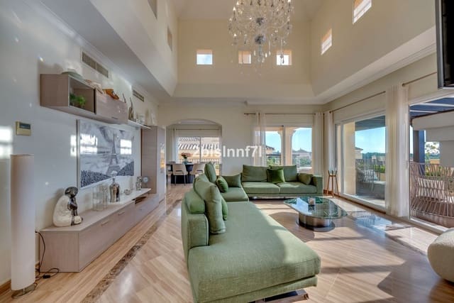 4 soverom Penthouse til salgs i Elviria, Marbella med svømmebasseng garasje - € 1 530 000 (Ref: 7210790)