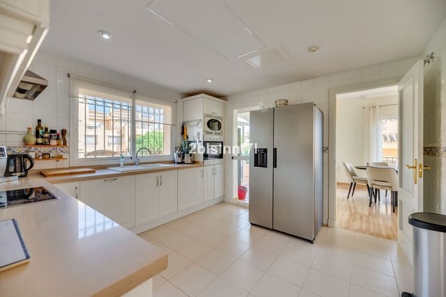 4 soverom Penthouse til salgs i Elviria, Marbella med svømmebasseng garasje - € 1 530 000 (Ref: 7210790)