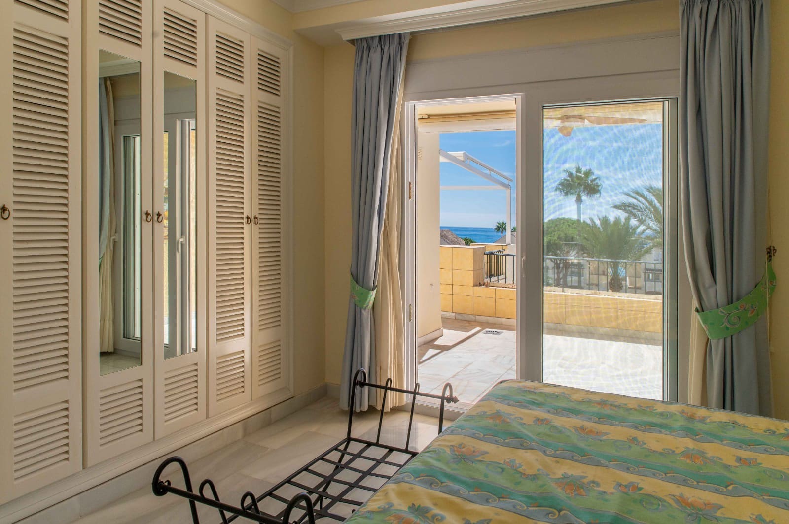 3 bedroom Apartment for sale in Elviria with garage - € 1,195,000 (Ref: 8441251)