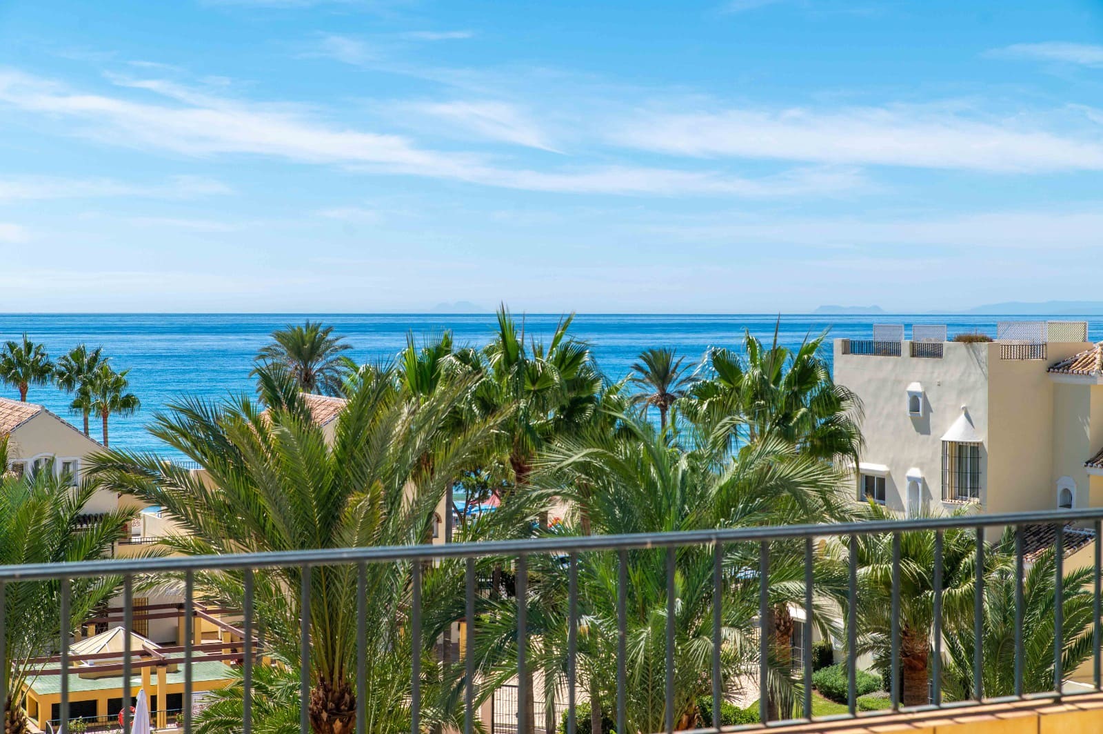 3 bedroom Apartment for sale in Elviria with garage - € 1,195,000 (Ref: 8441251)