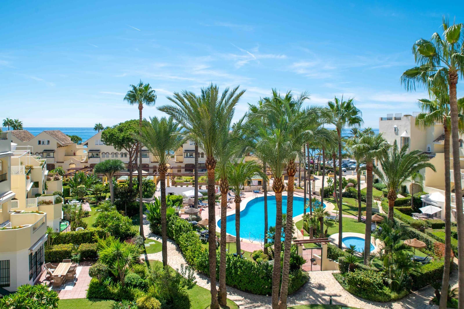 3 bedroom Apartment for sale in Elviria with garage - € 1,195,000 (Ref: 8441251)