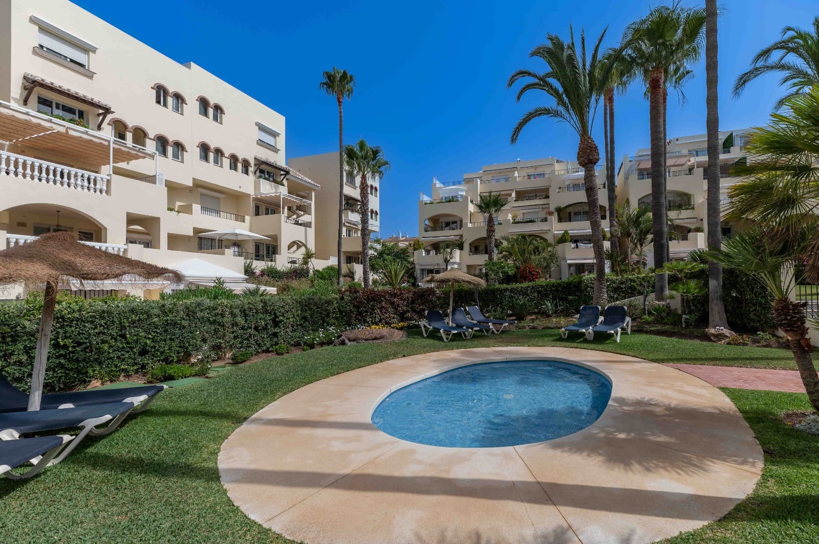 3 bedroom Apartment for sale in Elviria with garage - € 1,195,000 (Ref: 8441251)