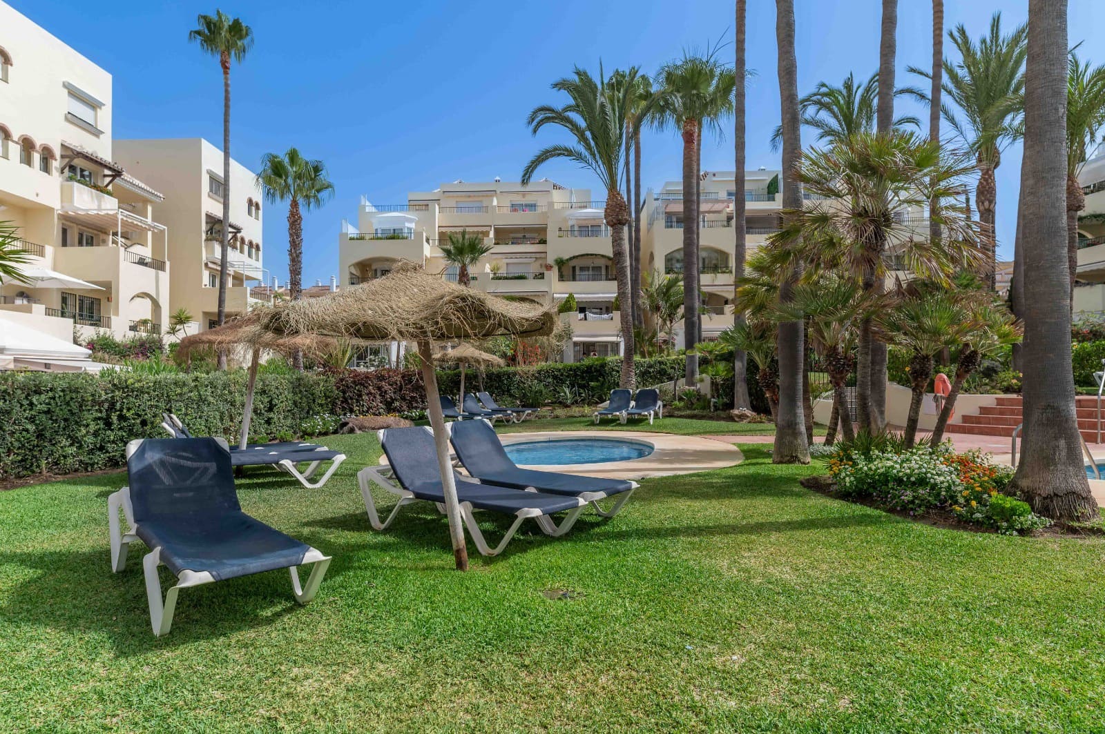 3 bedroom Apartment for sale in Elviria with garage - € 1,195,000 (Ref: 8441251)