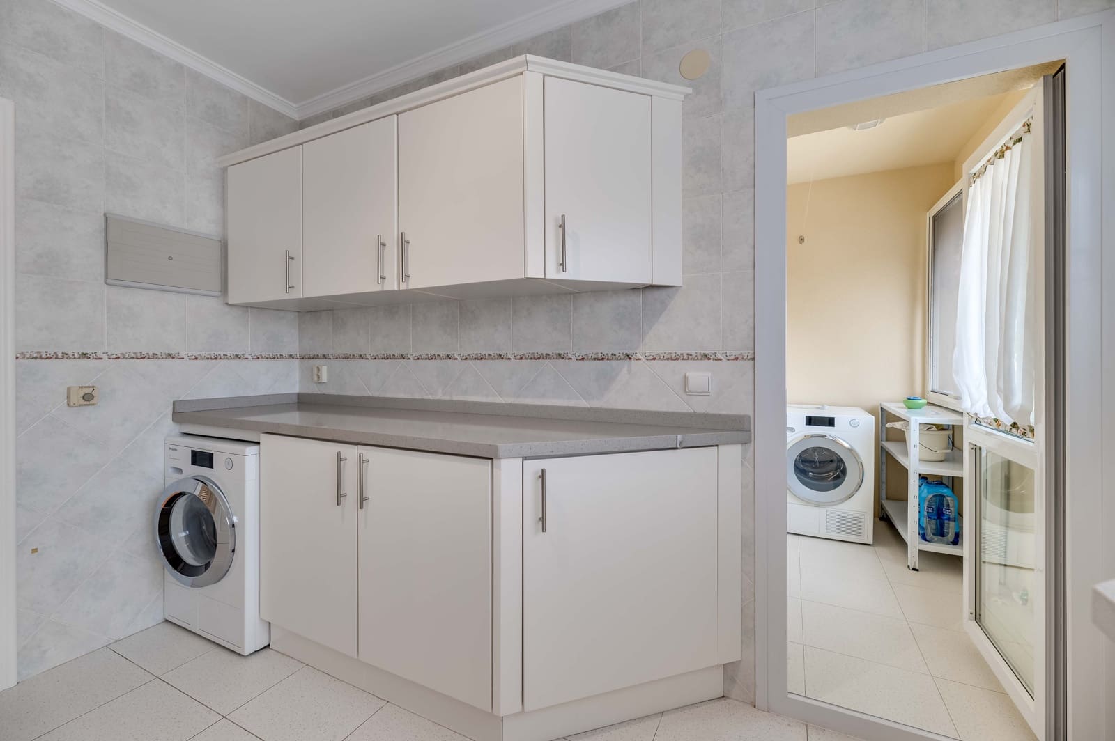 3 bedroom Apartment for sale in Elviria with garage - € 1,195,000 (Ref: 8441251)