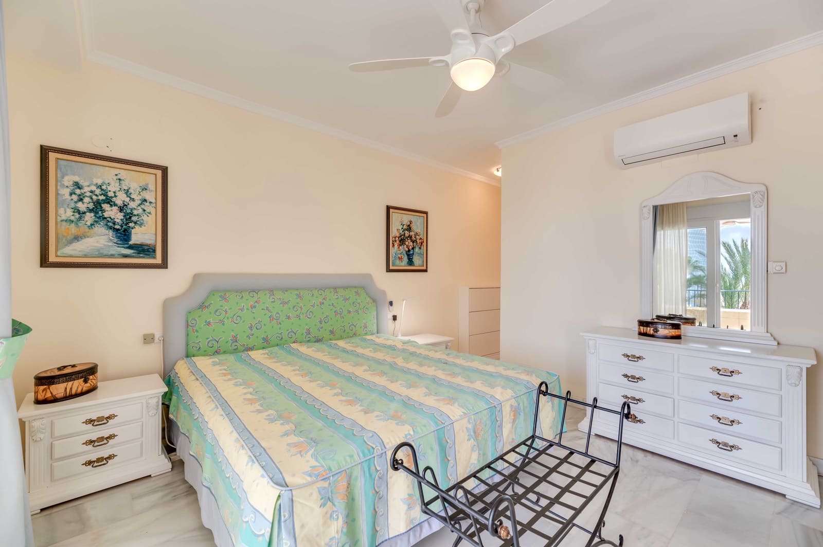 3 bedroom Apartment for sale in Elviria with garage - € 1,195,000 (Ref: 8441251)