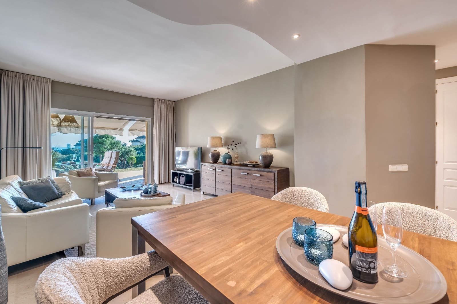 Lejlighed til salg i Elviria med swimmingpool garage - € 585.000 (Ref: 9006267)