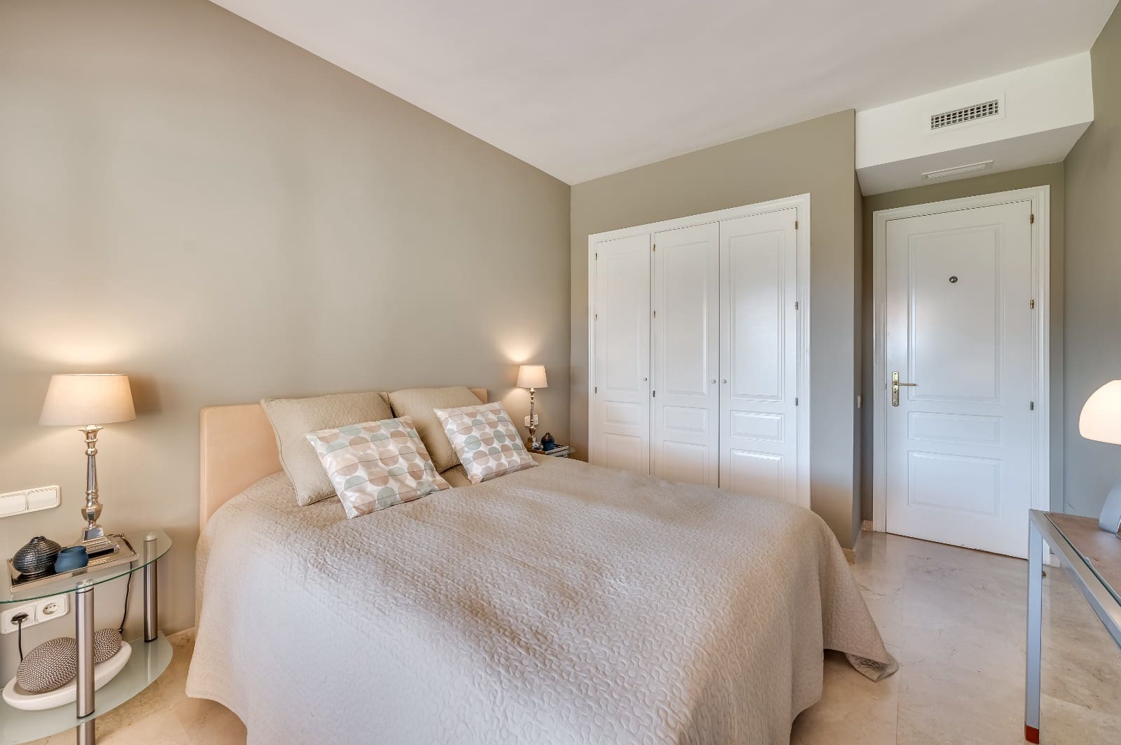 Lejlighed til salg i Elviria med swimmingpool garage - € 585.000 (Ref: 9006267)