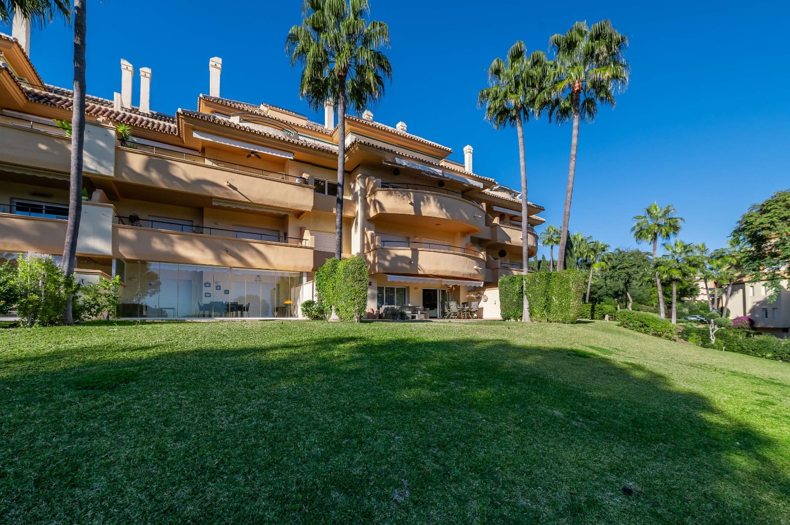 Lejlighed til salg i Elviria med swimmingpool garage - € 585.000 (Ref: 9006267)