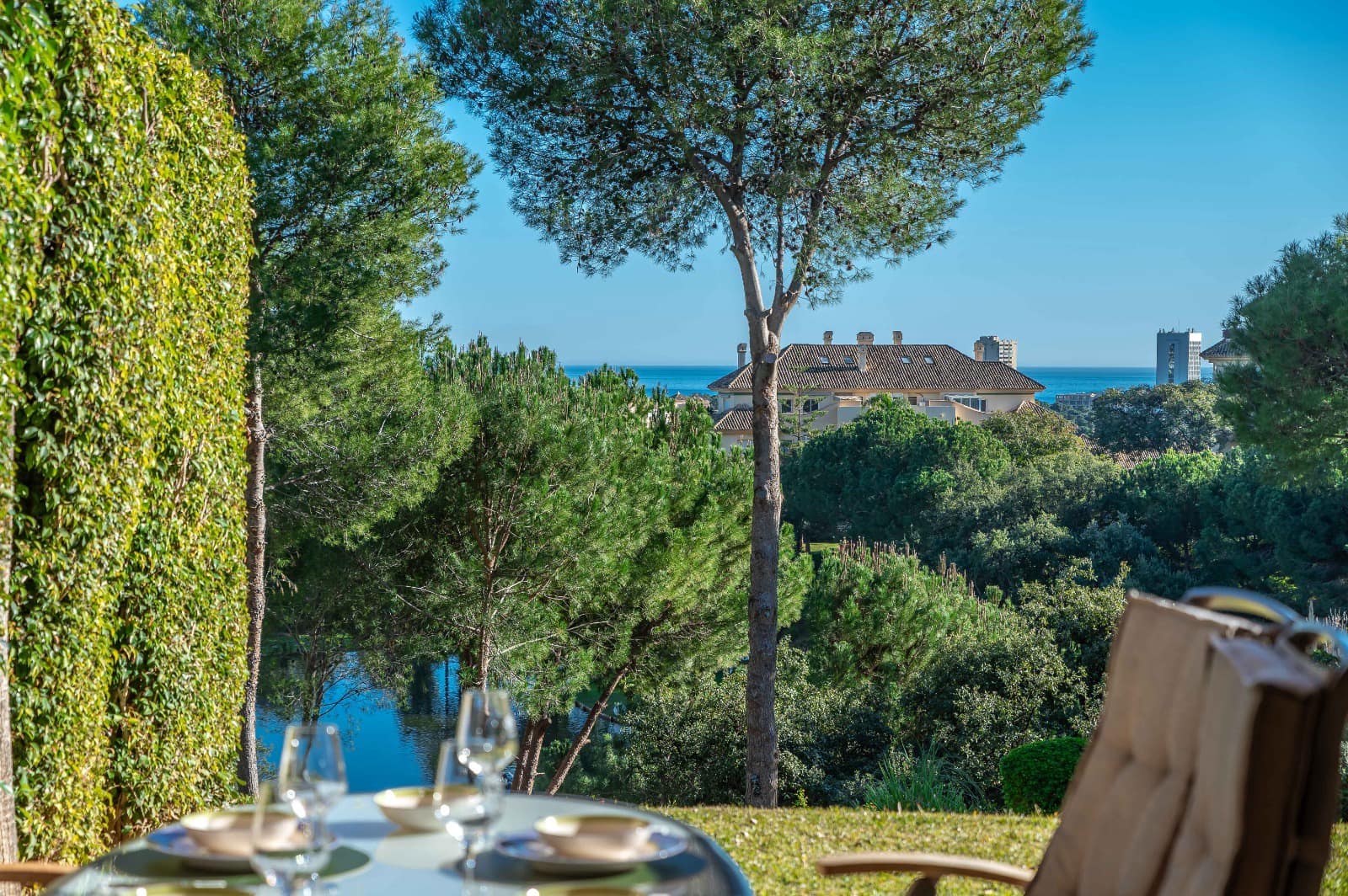 Lejlighed til salg i Elviria med swimmingpool garage - € 585.000 (Ref: 9006267)