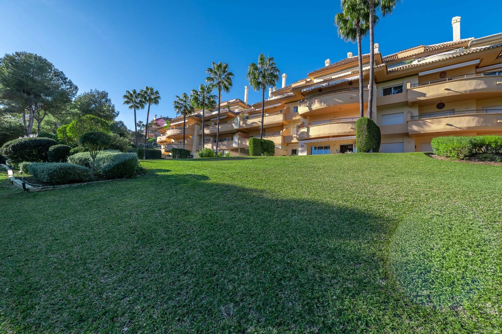 Lejlighed til salg i Elviria med swimmingpool garage - € 585.000 (Ref: 9006267)