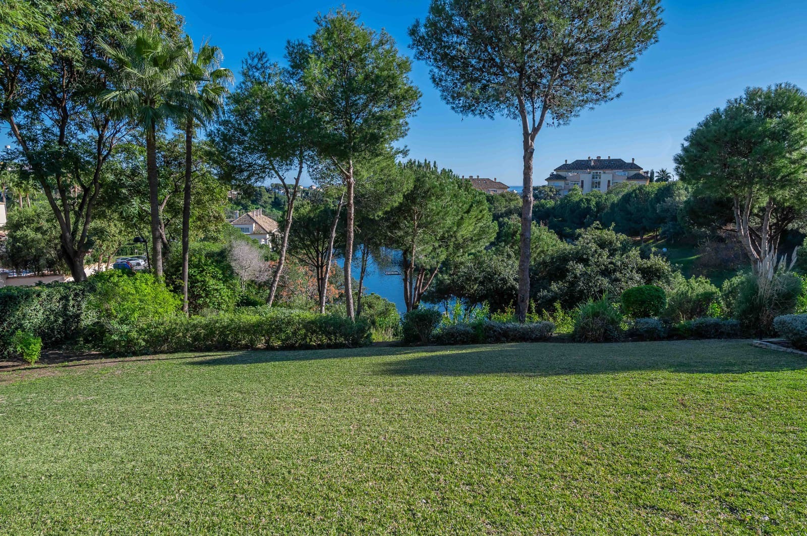 Lejlighed til salg i Elviria med swimmingpool garage - € 585.000 (Ref: 9006267)