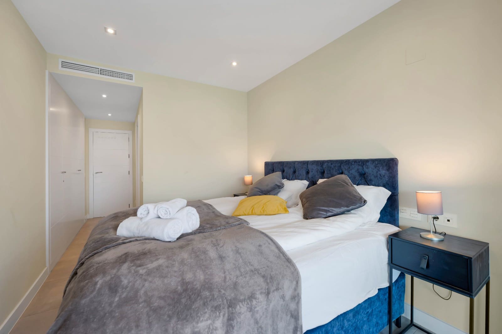 3 bedroom Apartment for sale in Mijas Costa with pool garage - € 665,000 (Ref: 9022274)