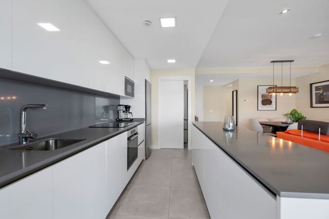 3 makuuhuone Huoneisto myytävänä paikassa Mijas Costa, Mijas mukana uima-altaan 
autotalli - 665 000 € (Ref: 9022274)