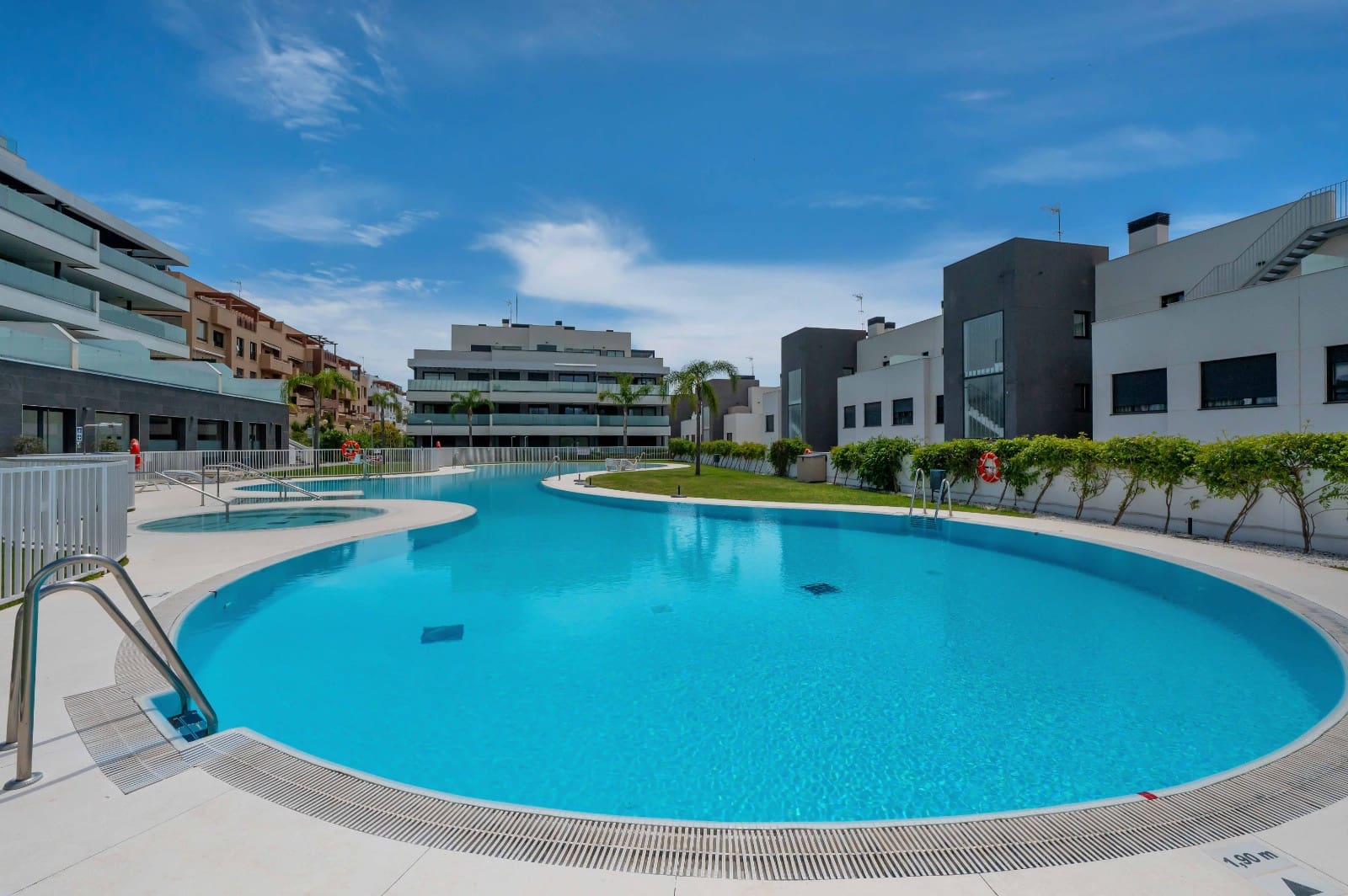 3 bedroom Apartment for sale in Mijas Costa with pool garage - € 665,000 (Ref: 9022274)