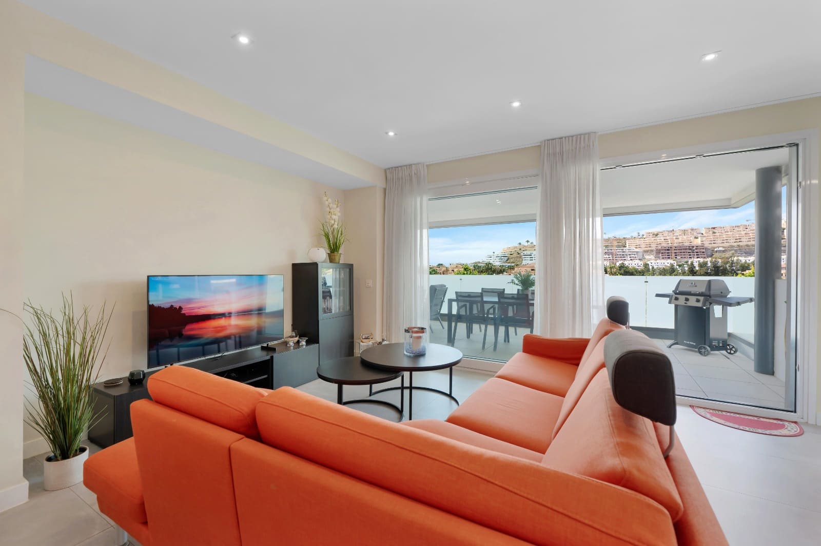 3 bedroom Apartment for sale in Mijas Costa with pool garage - € 665,000 (Ref: 9022274)