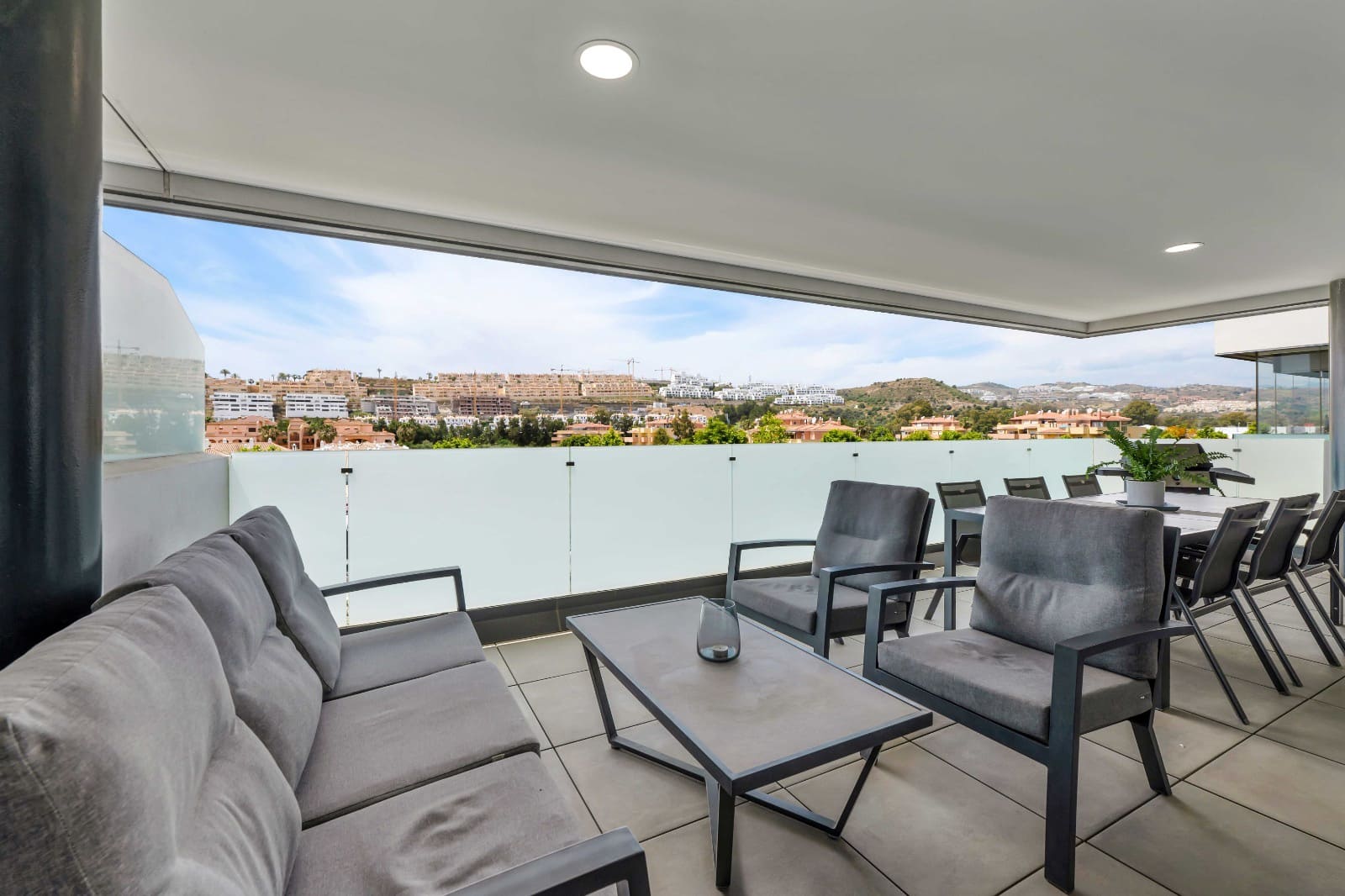 3 bedroom Apartment for sale in Mijas Costa with pool garage - € 665,000 (Ref: 9022274)