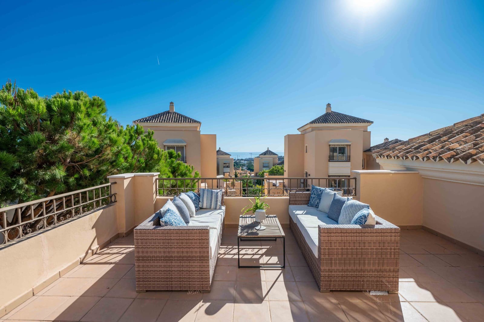4 soveværelse Penthouse til salg i Elviria med swimmingpool garage - € 1.449.000 (Ref: 9175785)