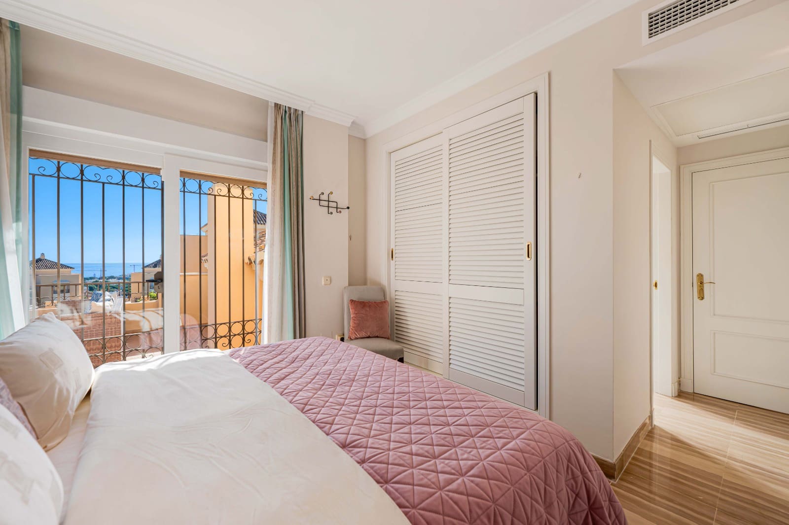 4 soveværelse Penthouse til salg i Elviria med swimmingpool garage - € 1.449.000 (Ref: 9175785)