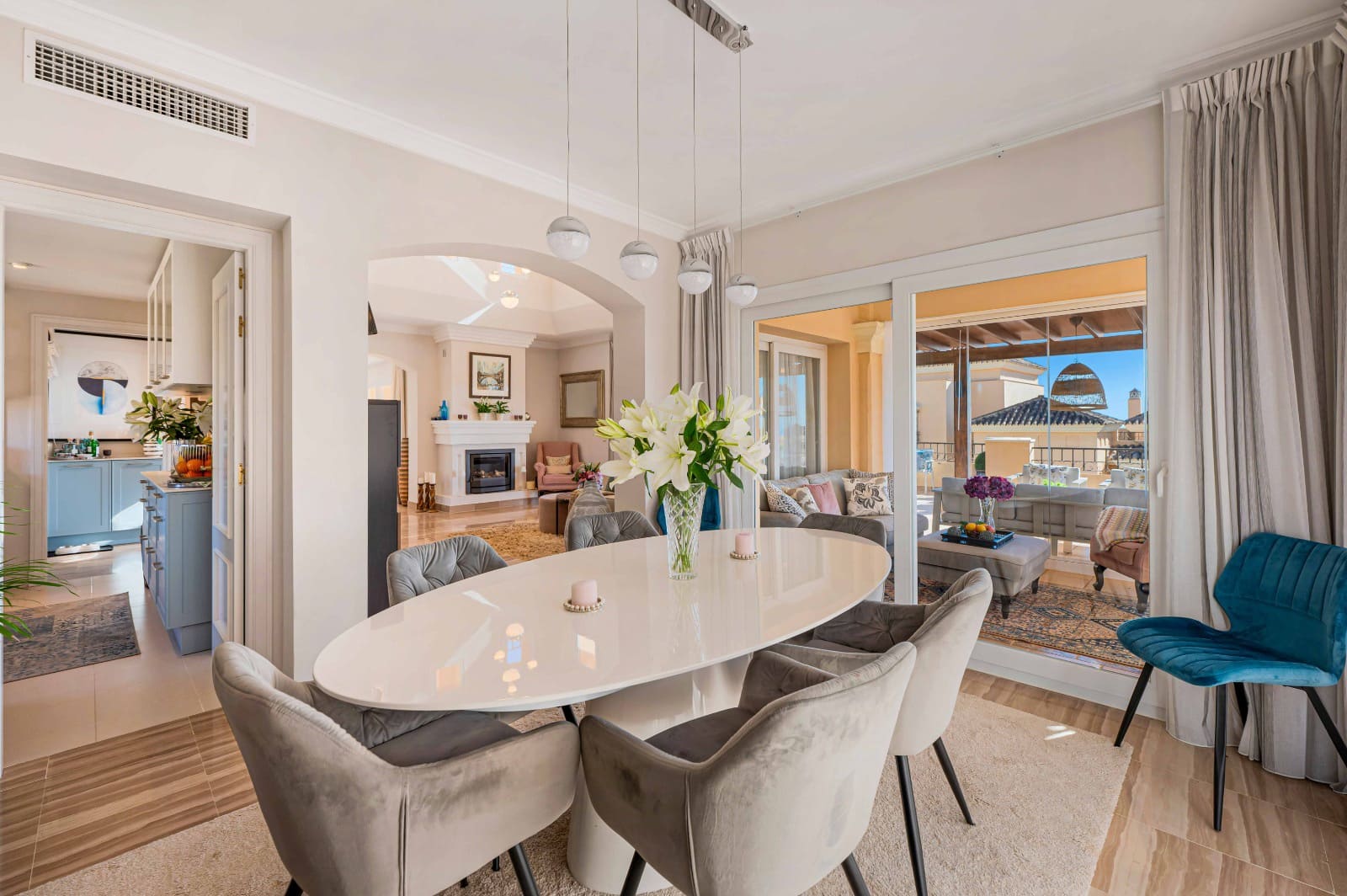 4 soveværelse Penthouse til salg i Elviria med swimmingpool garage - € 1.449.000 (Ref: 9175785)