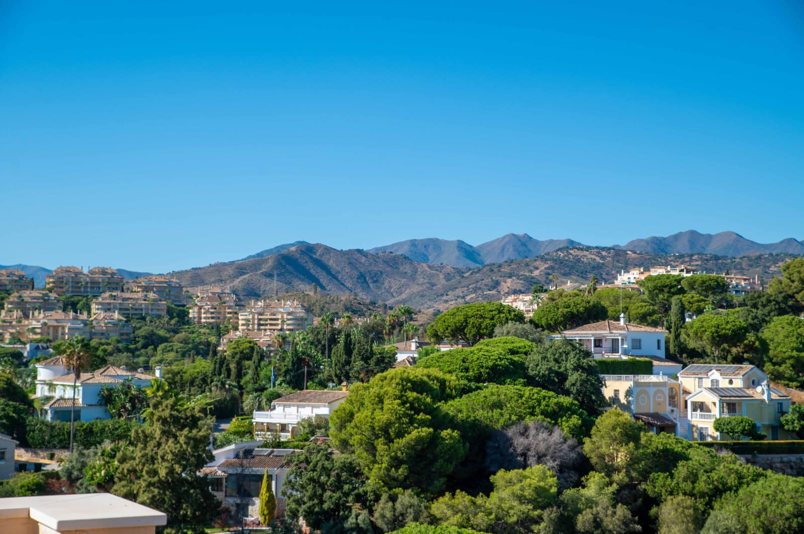 4 soveværelse Penthouse til salg i Elviria med swimmingpool garage - € 1.449.000 (Ref: 9175785)