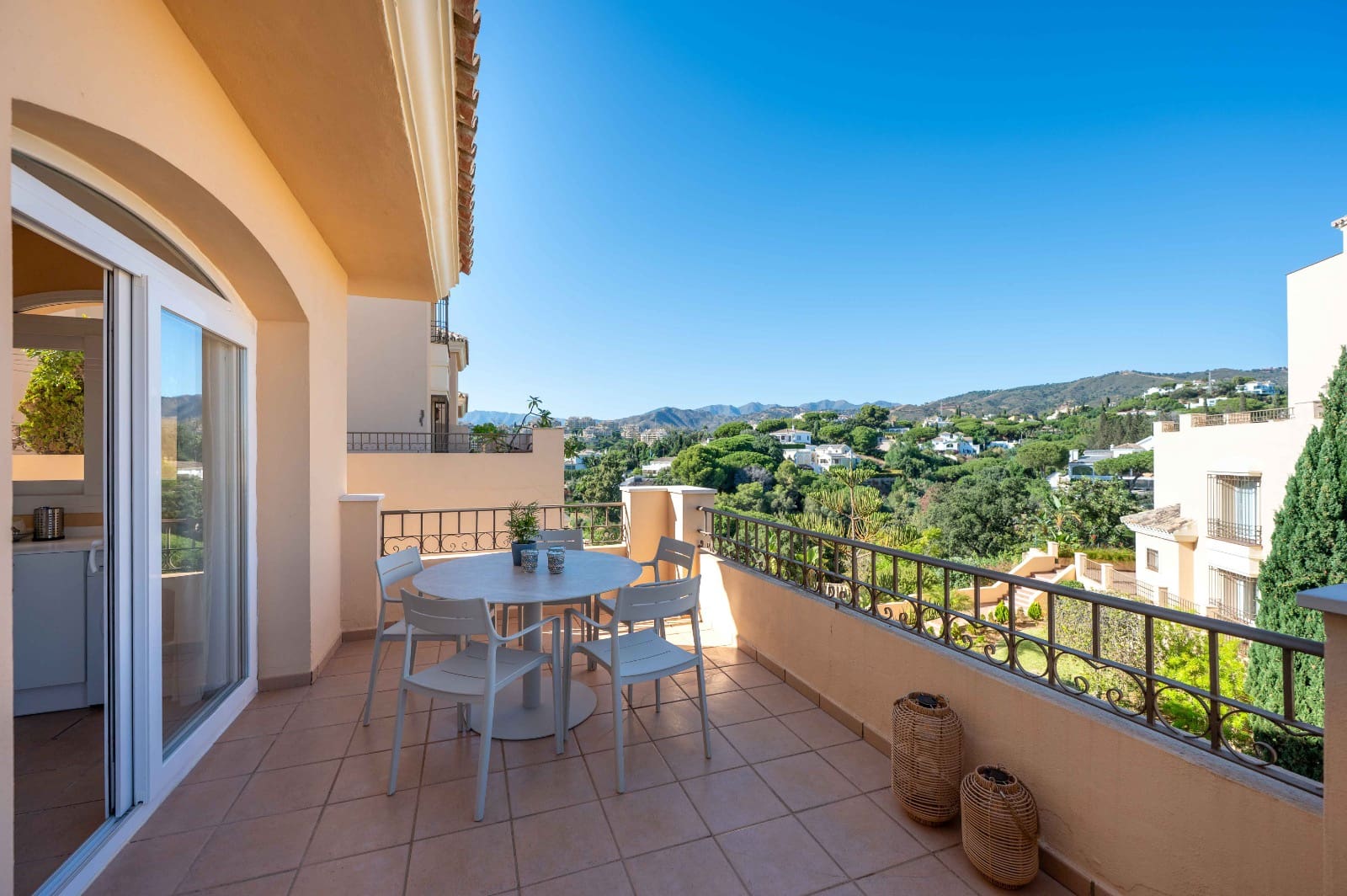 4 soveværelse Penthouse til salg i Elviria med swimmingpool garage - € 1.449.000 (Ref: 9175785)