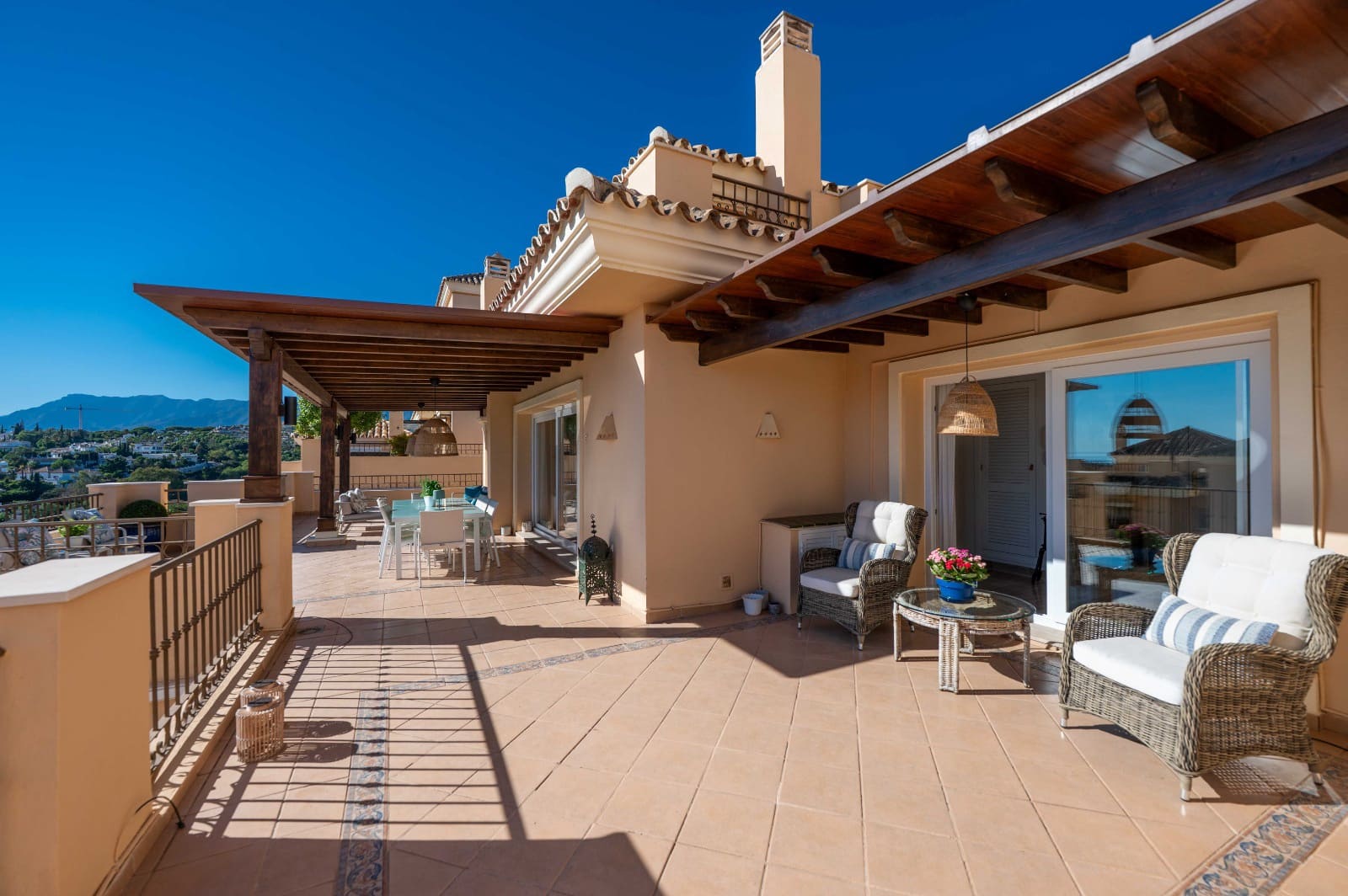 4 soveværelse Penthouse til salg i Elviria med swimmingpool garage - € 1.449.000 (Ref: 9175785)