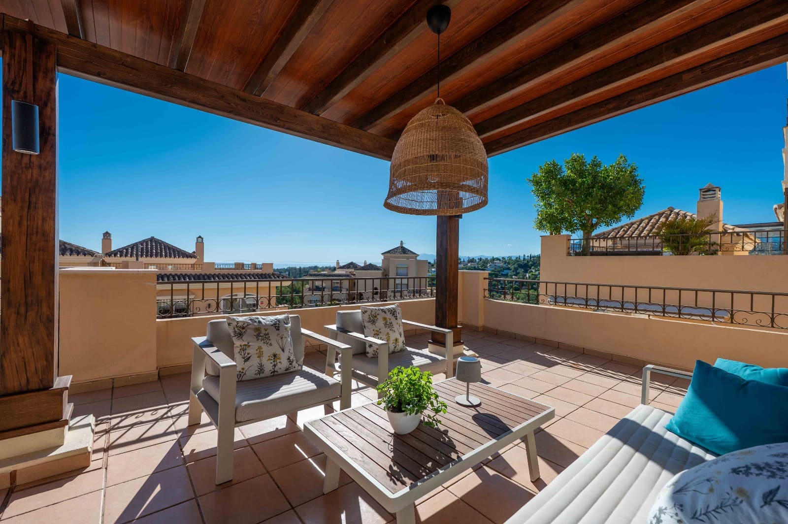 4 soveværelse Penthouse til salg i Elviria med swimmingpool garage - € 1.449.000 (Ref: 9175785)