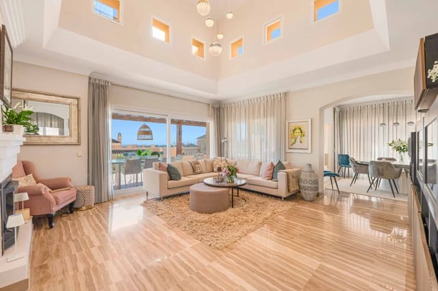 4 bedroom Penthouse for sale in Elviria, Marbella with pool garage - € 1,449,000 (Ref: 9175785)