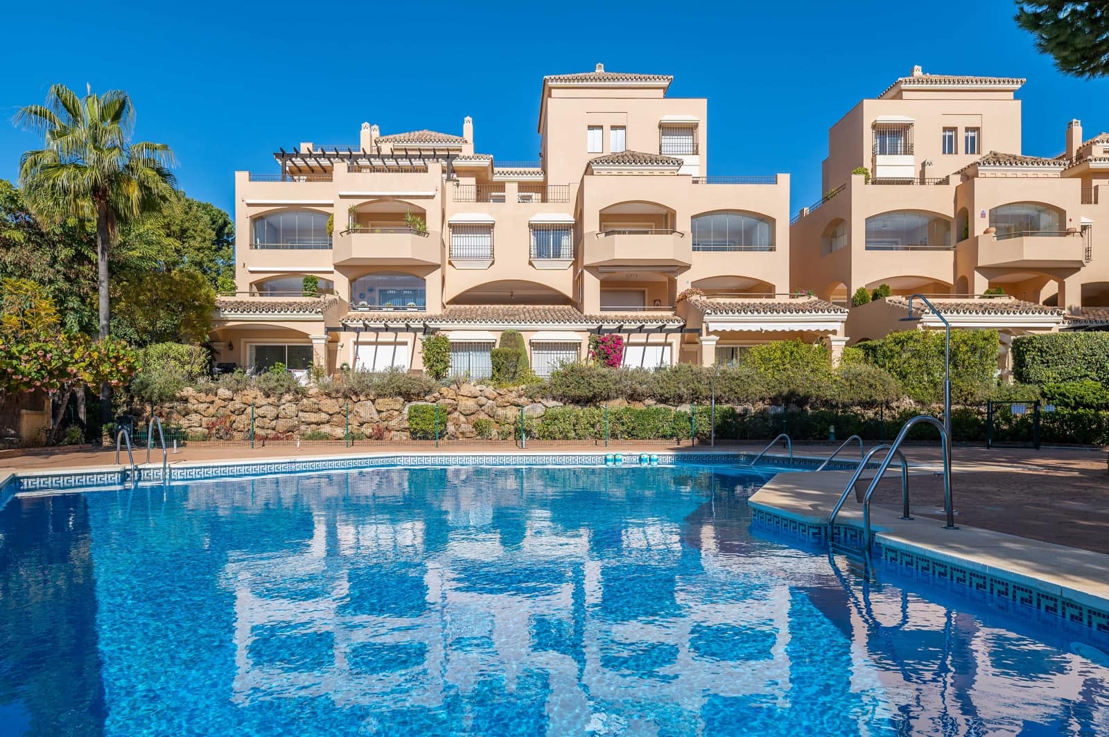 4 soveværelse Penthouse til salg i Elviria med swimmingpool garage - € 1.449.000 (Ref: 9175785)